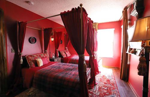 Lake Berkley Casa | Waterfront 6-Bedroom Wizarding Villa in Lake Berkley Near Universal Studio's Harry Potter