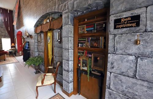 Lake Berkley Casa | Waterfront 6-Bedroom Wizarding Villa in Lake Berkley Near Universal Studio's Harry Potter