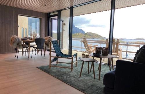 Henningsvaer Apartamento | Waterfront apartment with panoramic sea view
