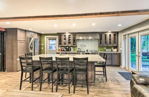 Ashland Casa | Waterfront Ashland Home about 2 Mi to Downtown!