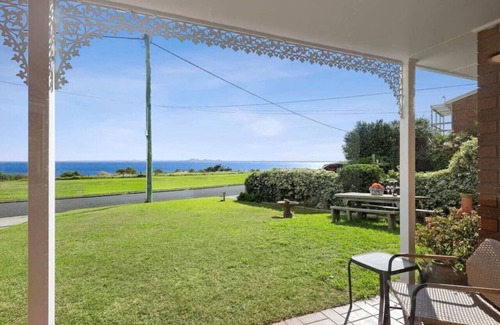 Clifton Springs Casa | WATERFRONT - BAY VIEWS - Edgewater Springs