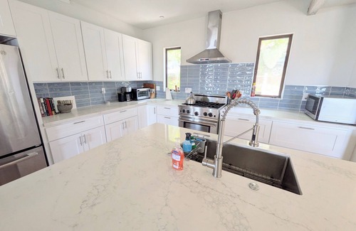 Point Richmond Casa | Waterfront Bay VIEWS, VIEWS, VIEWS! Spacious retreat, SF, Napa, UCB!