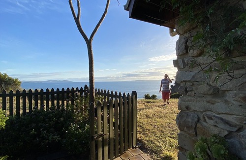 Dodges Ferry Casa | Waterfront beach house overlooking one of Tassie's favourite surf breaks