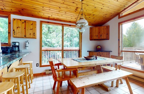 Northern Bruce Peninsula Chalet De Esquí | Waterfront Bliss at The Lookout: Serene & Spacious