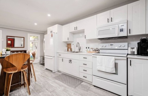 Brockton Cabaña | Waterfront Bliss: Firepit & BBQ Cottage R