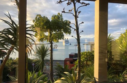 Stepneyville Casa | Waterfront Bliss