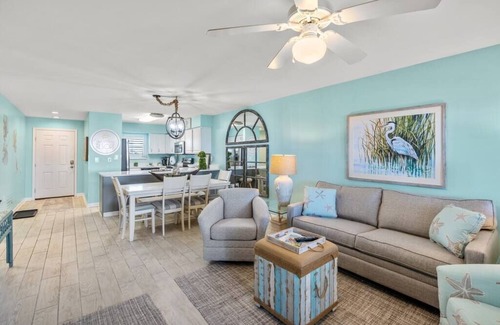 Orange Beach East Condominio | Waterfront|Boat Slips|Near Florabama|Sleeps 6!