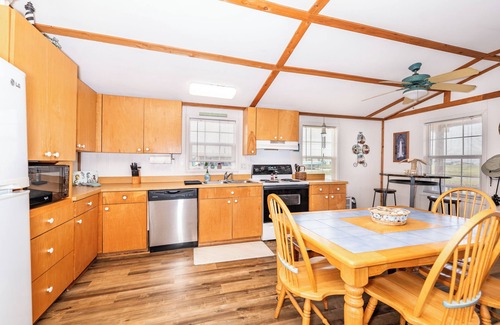 Cedar Lane Casa | Waterfront Bungalow w/ Pier & Amazing Views