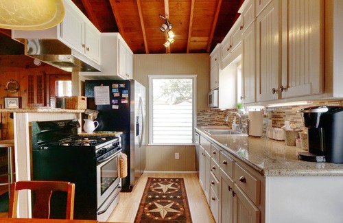 Freeport Casa | Waterfront Cabin On Bastrop Bayou With A Lighted Fishing Pier