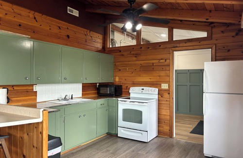 Baudette Cabina | Waterfront Cabin on Bostic Bay