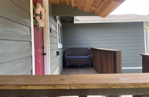 Liverpool Casa | Waterfront cabin on Chocolate Bayou. Bring your boat. Fishing friendly.