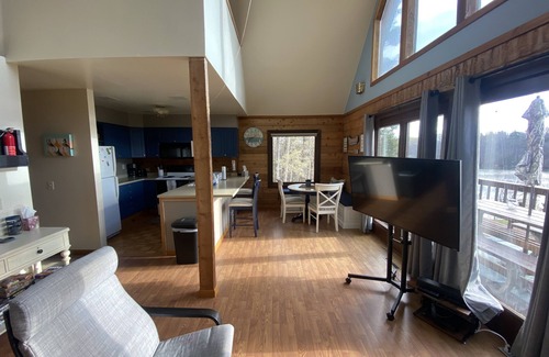 Pittsville Cabina | Waterfront Cabin on Leesville Lake!