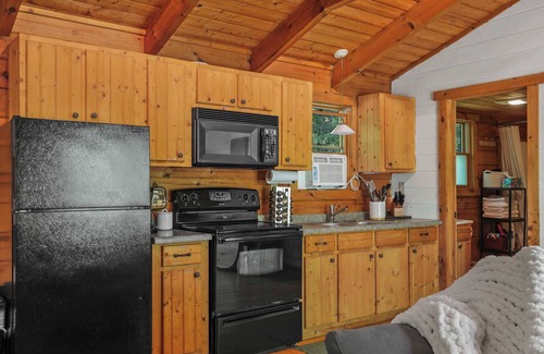 De Soto Cabina | Waterfront Cabin - Sauna - Fire Pit - Bluff Views