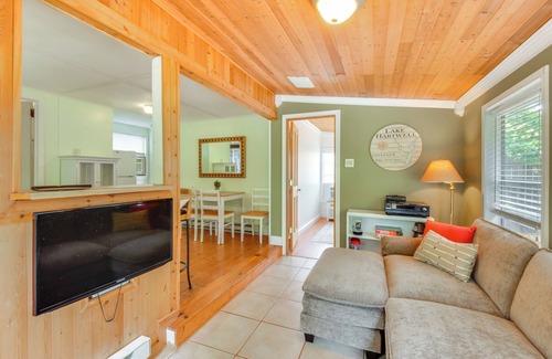 Townville Cabina | Waterfront Cabin w/ Private Dock on Lake Hartwell!