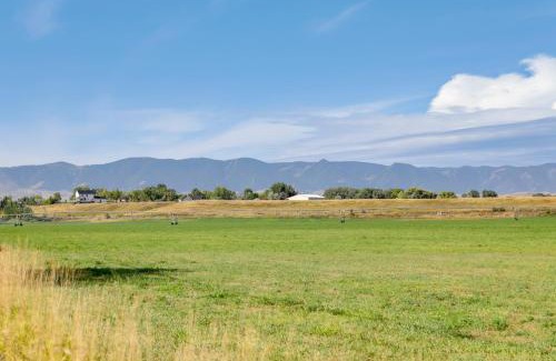 Sheridan Casa | Waterfront Cabin with Bighorn Mountain Views!