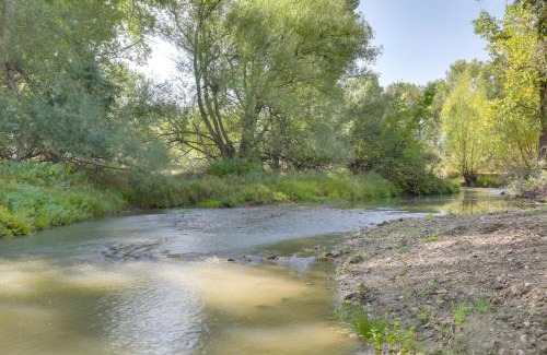 Sheridan Casa | Waterfront Cabin with Bighorn Mountain Views!