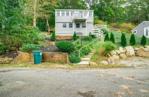 Mashpee Casa | Waterfront Cape Cod Cottage on Peters Pond