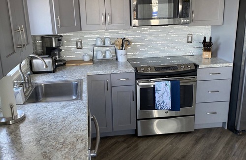 Cape May Condominio | WATERFRONT CAPE MAY CONDO WITH BEAUTIFUL HARBOR VIEW