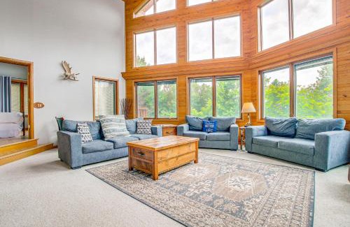 Day Casa | Waterfront Central Wisconsin Cabin with Indoor Pool!