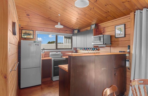 Snells Beach Casa | Waterfront Charm - Snells Beach Holiday Home