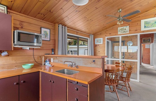Snells Beach Casa | Waterfront Charm - Snells Beach Holiday Home
