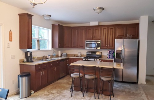 Mamakating Park Historic District Casa | Waterfront Charming 3 BRS Lakehouse with gorgeous views and WiFi in Wurtsboro!