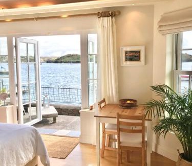 Kinsale Casa | Waterfront Chic Studio