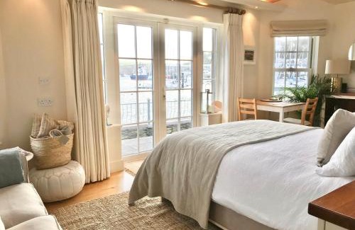 Kinsale Casa | Waterfront Chic Studio