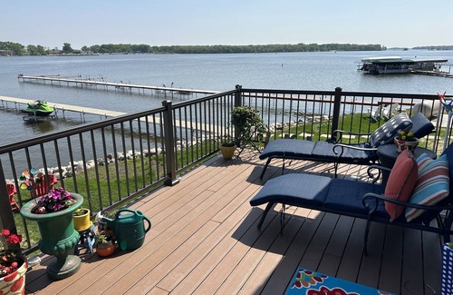 Ventura Casa | Clear Lake Getaway On The Water con muelle privado: caída de precios para 2019