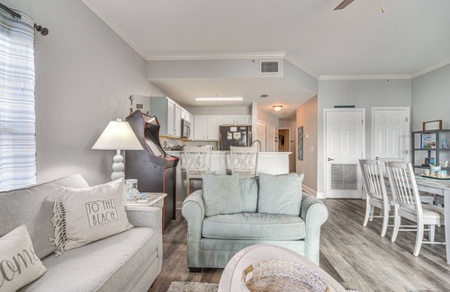 Treasure Island Condominio | Waterfront Treasure Island Condo w/ Arcade