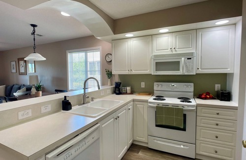 Little River Condominio | Waterfront Condo at Eastport Golf Club. Pet friendly 1st floor 10mins to beach