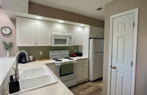 Little River Condominio | Waterfront Condo at Eastport Golf Club. Pet friendly 1st floor 10mins to beach