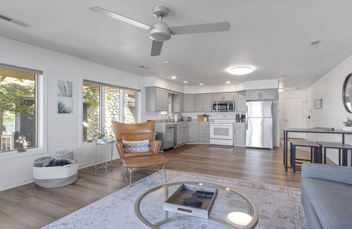 Clear Lake Condominio | Waterfront Condo- Best View!