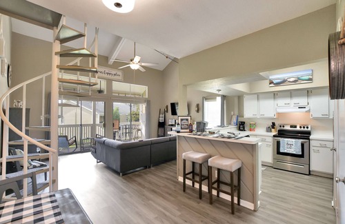 April Sound Condominio | WaterFront Condo in upscale neighborhood of April Sound “Our Happy Place”