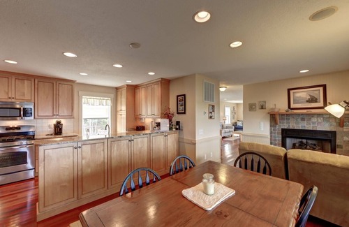 Ocracoke Condominio | Waterfront Condo Located right on Silver Lake Harbor