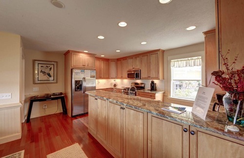 Ocracoke Condominio | Waterfront Condo Located right on Silver Lake Harbor