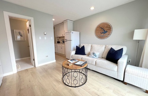 North Shore Condominio | Waterfront Condo!