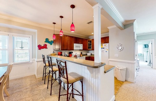Hatteras Condominio | Waterfront Condo w/ Free WiFi, Central AC, Private Washer/Dryer, Shared Pool