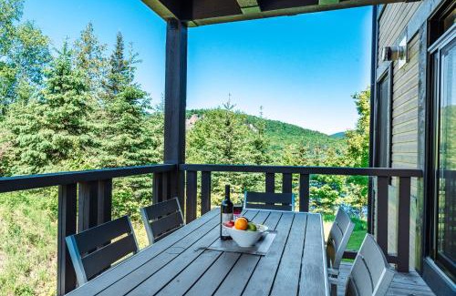 Lac Superieur Village Casa | Waterfront condo with magnificent view