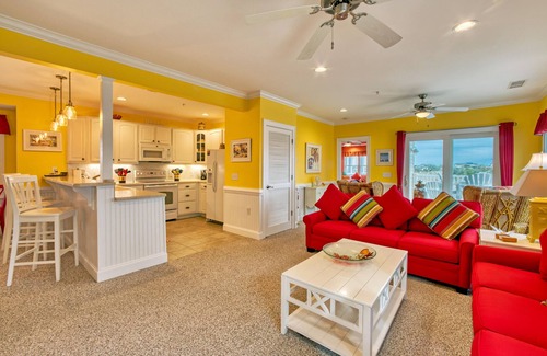 Hatteras Condominio | Waterfront condo with pool, central AC, amazing views, & stylish decor