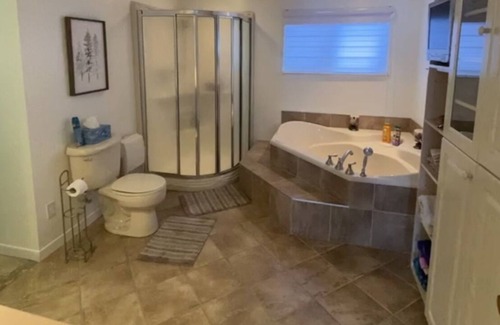 Chertsey Cabina | WATERFRONT COTTAGE