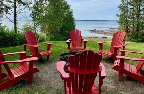 Lion's Head Cabaña | (Waterfront Cottage)Just 25 Minute to Tobermory(Waterfront Cottage)
