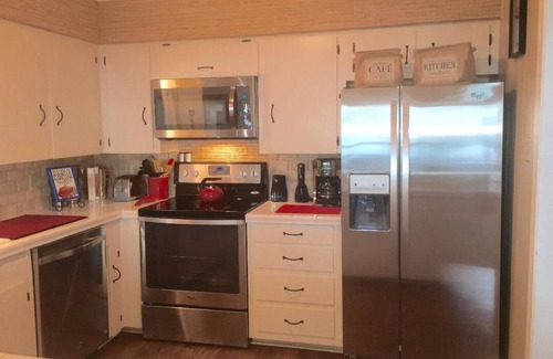 Tool Cabaña | Waterfront Cottage: Calma, Vistas al mar abierto (canoa y kayaks disponibles)