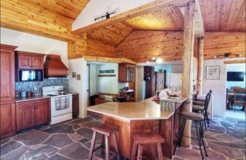 Lion's Head Casa | Waterfront Cottage in Lion's Head