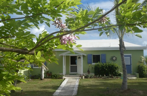 Estate Cane Garden Cabaña | Casa Frente al Mar en Estado Privado