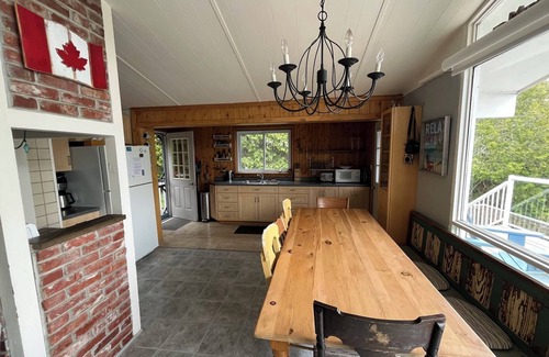 Tobermory Cabaña | Waterfront cottage with a view! Kayaks included