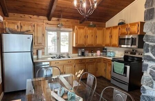 Saint-Joseph-de-Kent Casa | Waterfront - Cozy Baie Chalet
