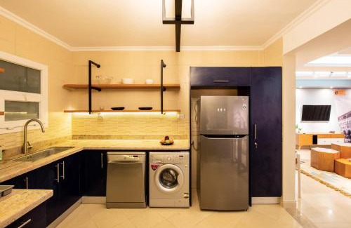 Heliopolis Apartamento | Waterfront Designer 2BR - 5 min to Airport