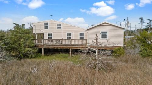 Sealevel Casa | Waterfront Dock Kayaks Ping Pong 3 Bedroom 2 Bathroom