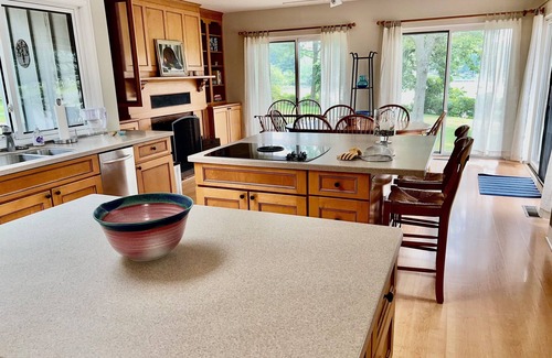 Easton Casa | Waterfront,Dock,Pool.Private Point in Estate Area. Minutes from Everything!